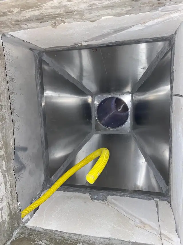 Duto metálico sob medida instalado em ambiente interno
